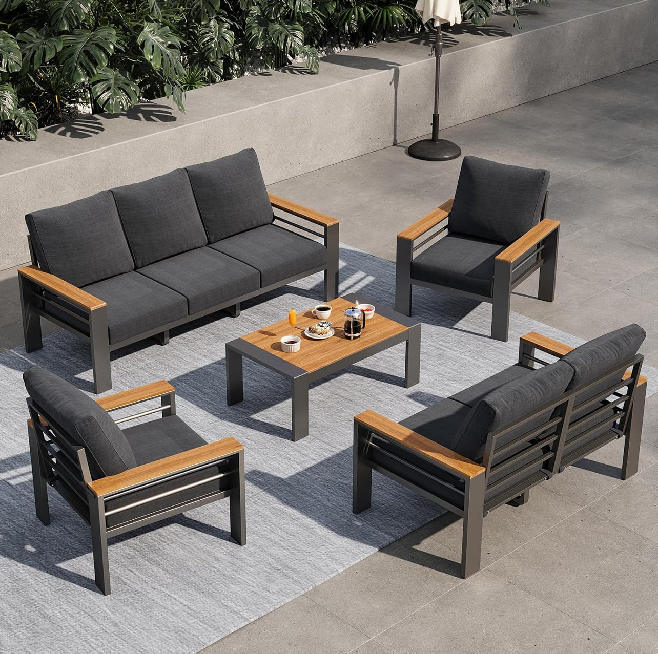 Pre-venta Juego de muebles de aluminio gris 5 piezas con madera sintética. Cojines color gris.