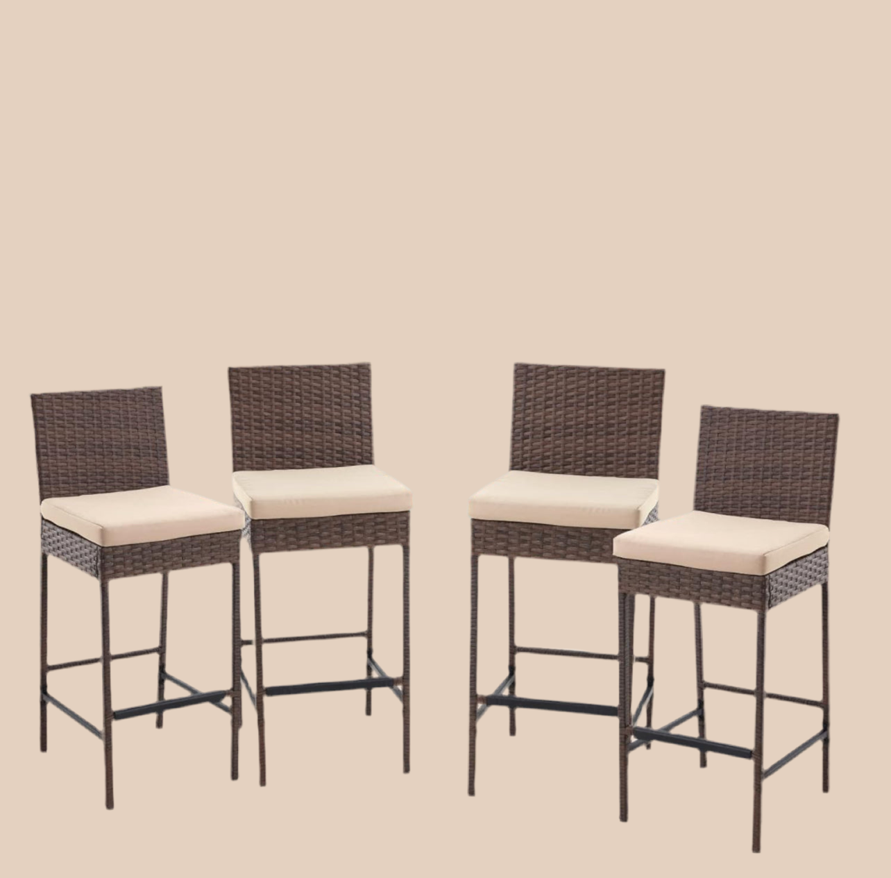 1 Stool mimbre marron con cojines crema.